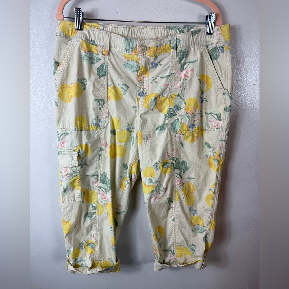Chicos Capri Pants Floral Lemons Cargo Pockets Yellow Size‎ 16P Spring Summer